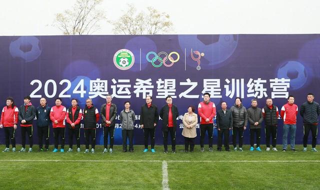 丰满的女老板hd高清2中文