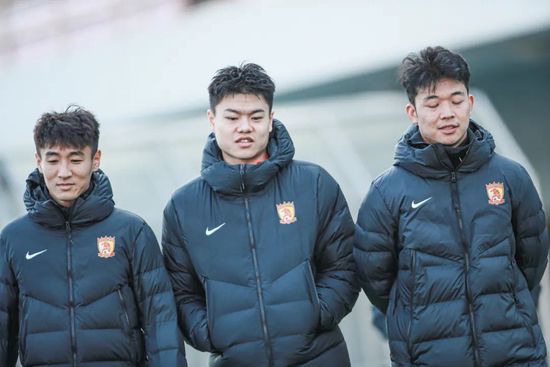 大陆年轻小帅无套男男视